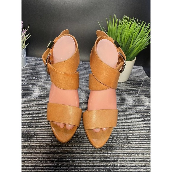 Balenciaga Women’s Sz 8 Brown Leather Ankle Strap/w Big Buckle 5” Heeled Sandal - Picture 2 of 12